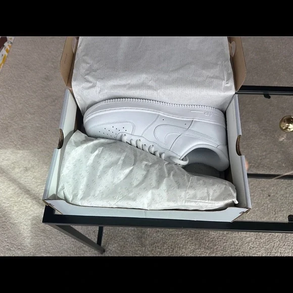 Brand new never been worn NIKE AIR FORCE 1’S MEN SIZE’s 9-10-11
